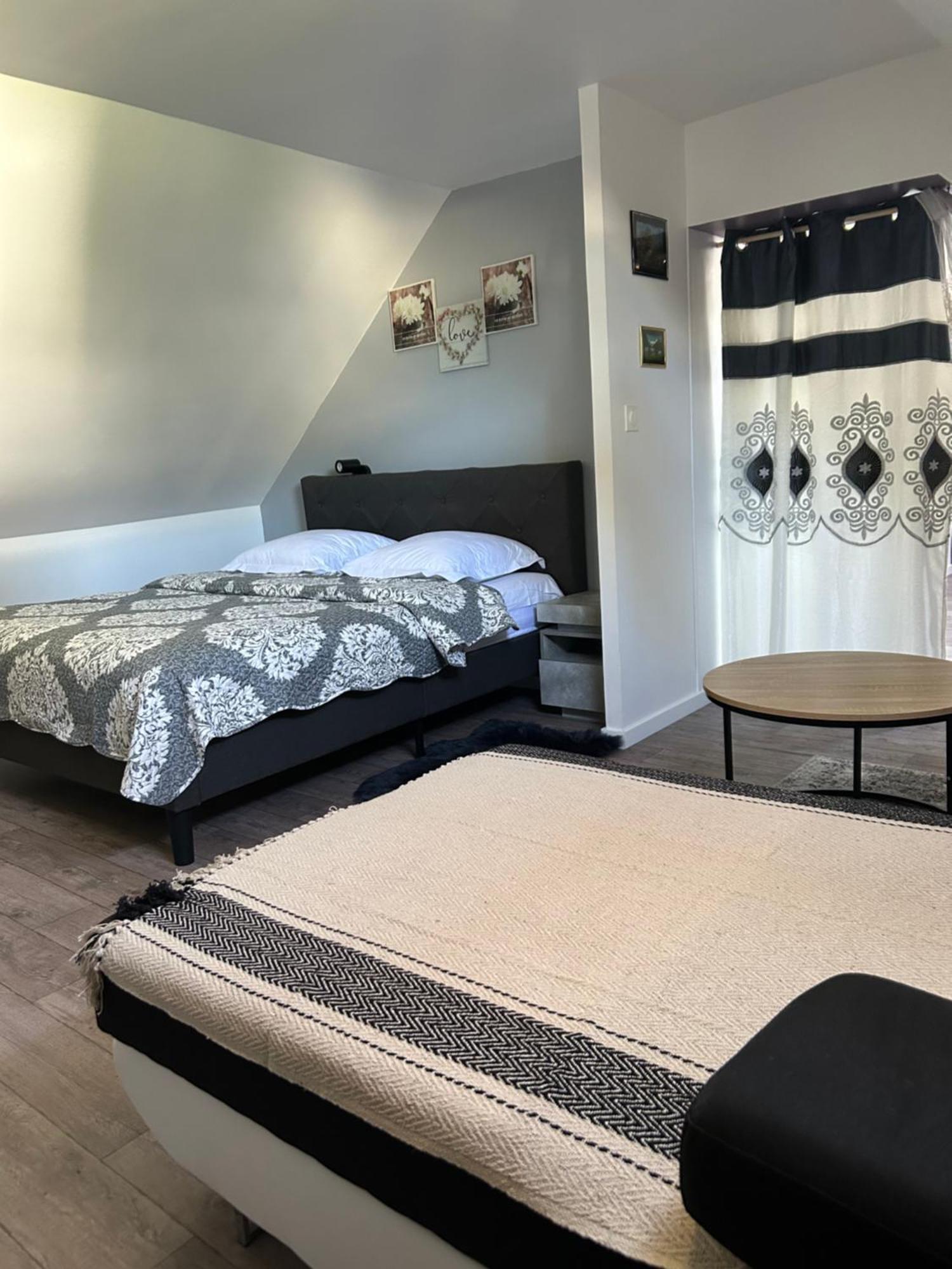 Hotel St Charles Рамбуйе Экстерьер фото